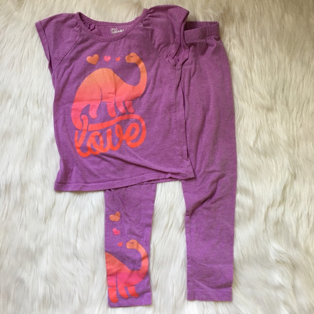 Little girls purple set